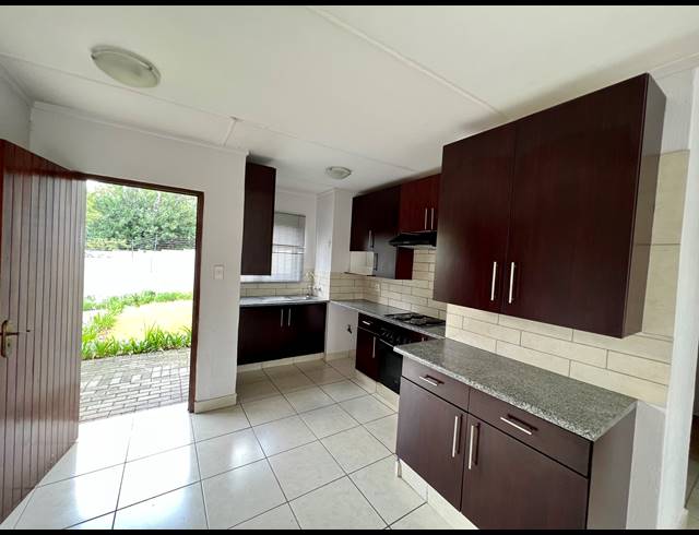 2 BEDROOM APARTMENT RENTED IN PETERVALE
